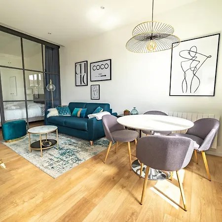 Stylish - Close Center - Appartement